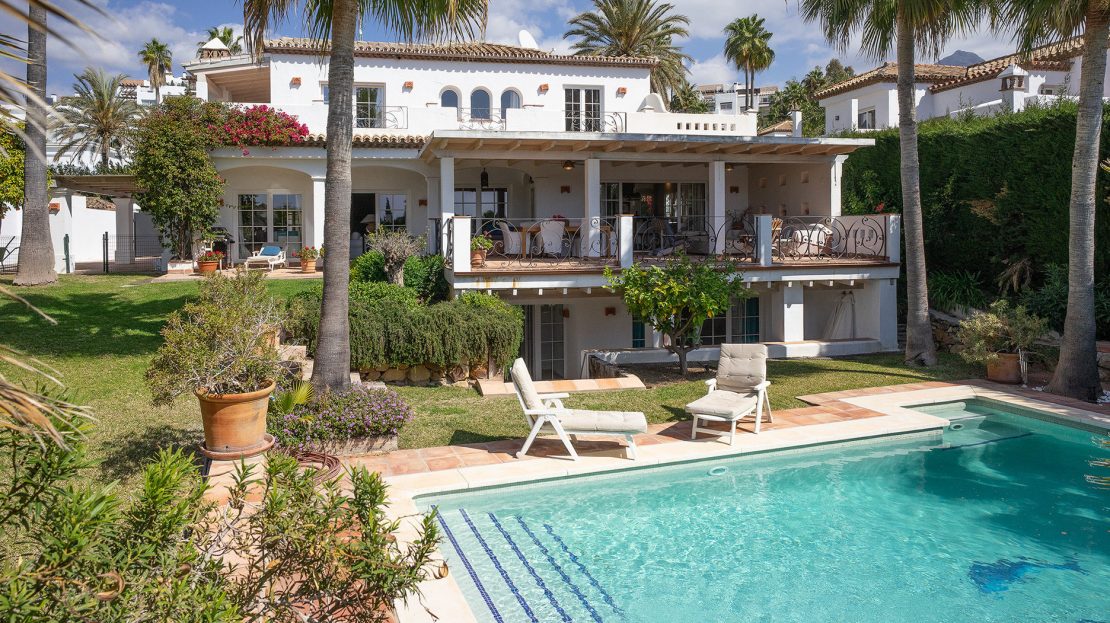 Villa for Sale in Nueva Andalucia