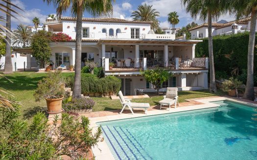 Villa for Sale in Nueva Andalucia