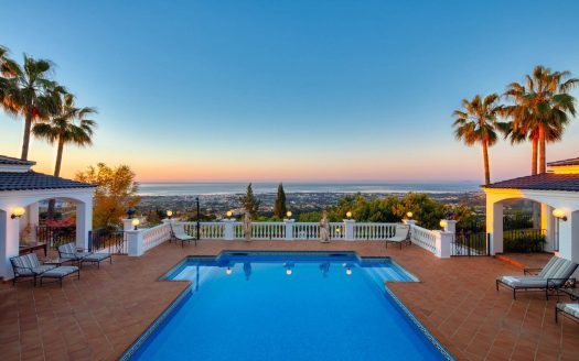 villas for sale in spain with private pool