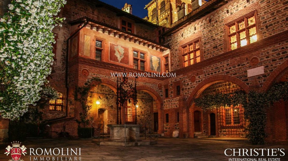 esposizione Fate da collezione - Picture of Il Castello di Avalon, Pomezia  - Tripadvisor