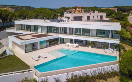 Casa Panorama, a superlative modern home with panoramic views in Sotogrande.